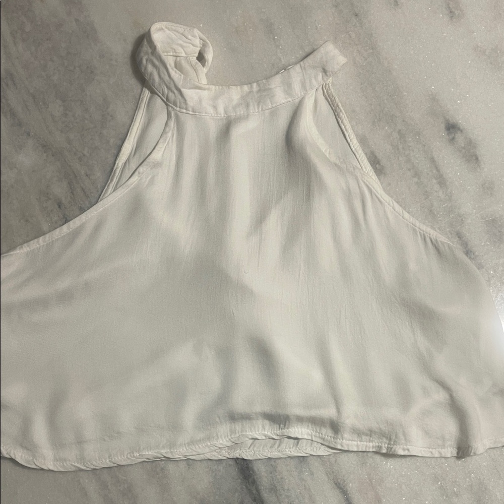 Chic White Women's Sleeveless Blouse